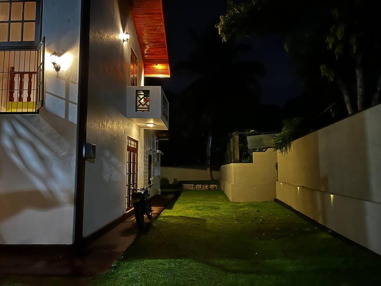 Urban Galle Villa Bagian luar foto