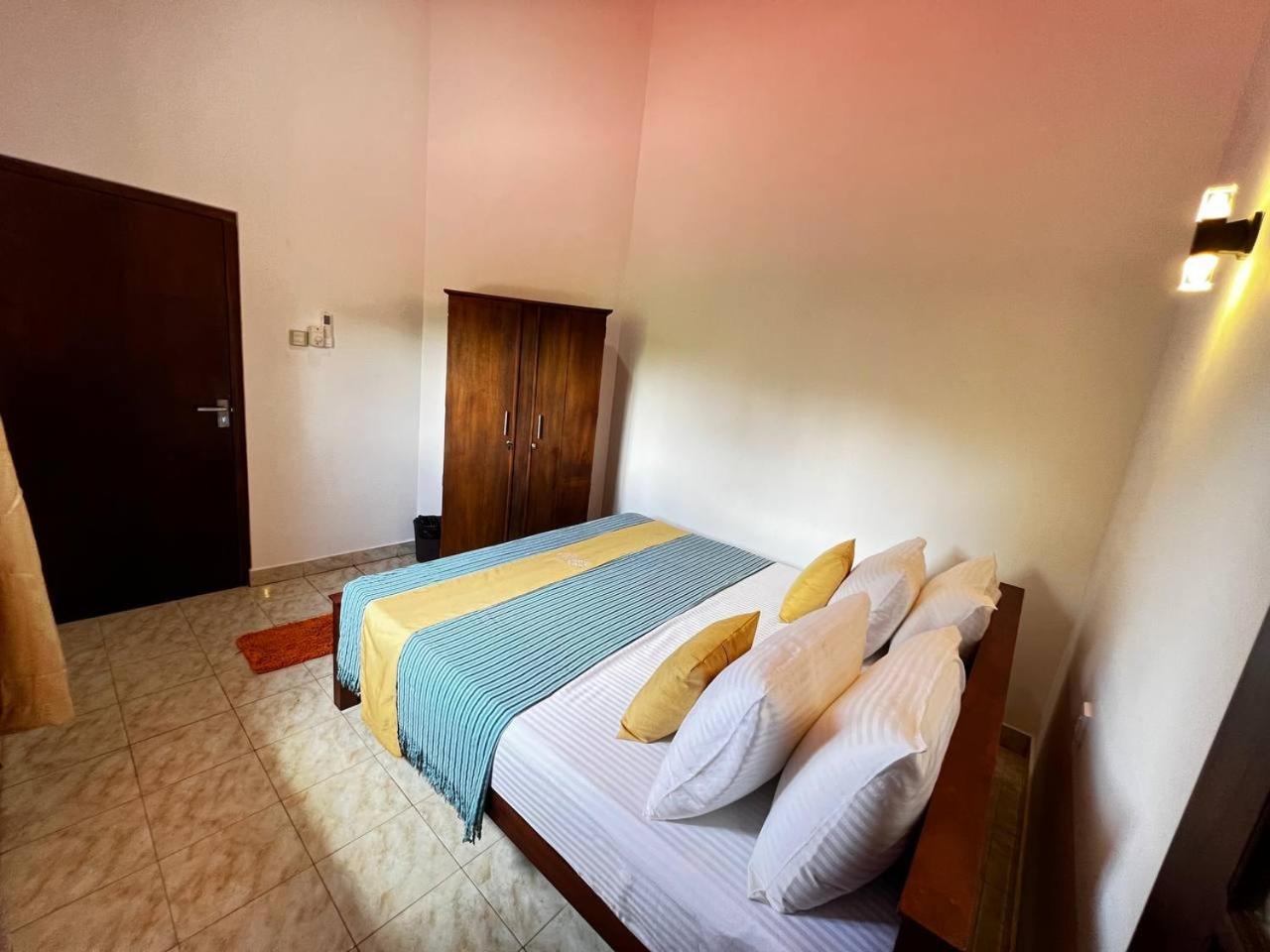 Urban Galle Villa Bagian luar foto