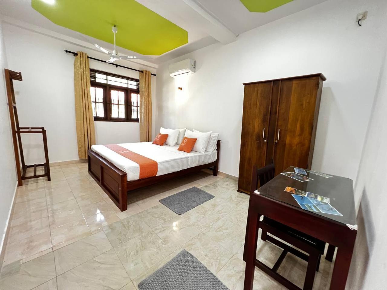 Urban Galle Villa Bagian luar foto