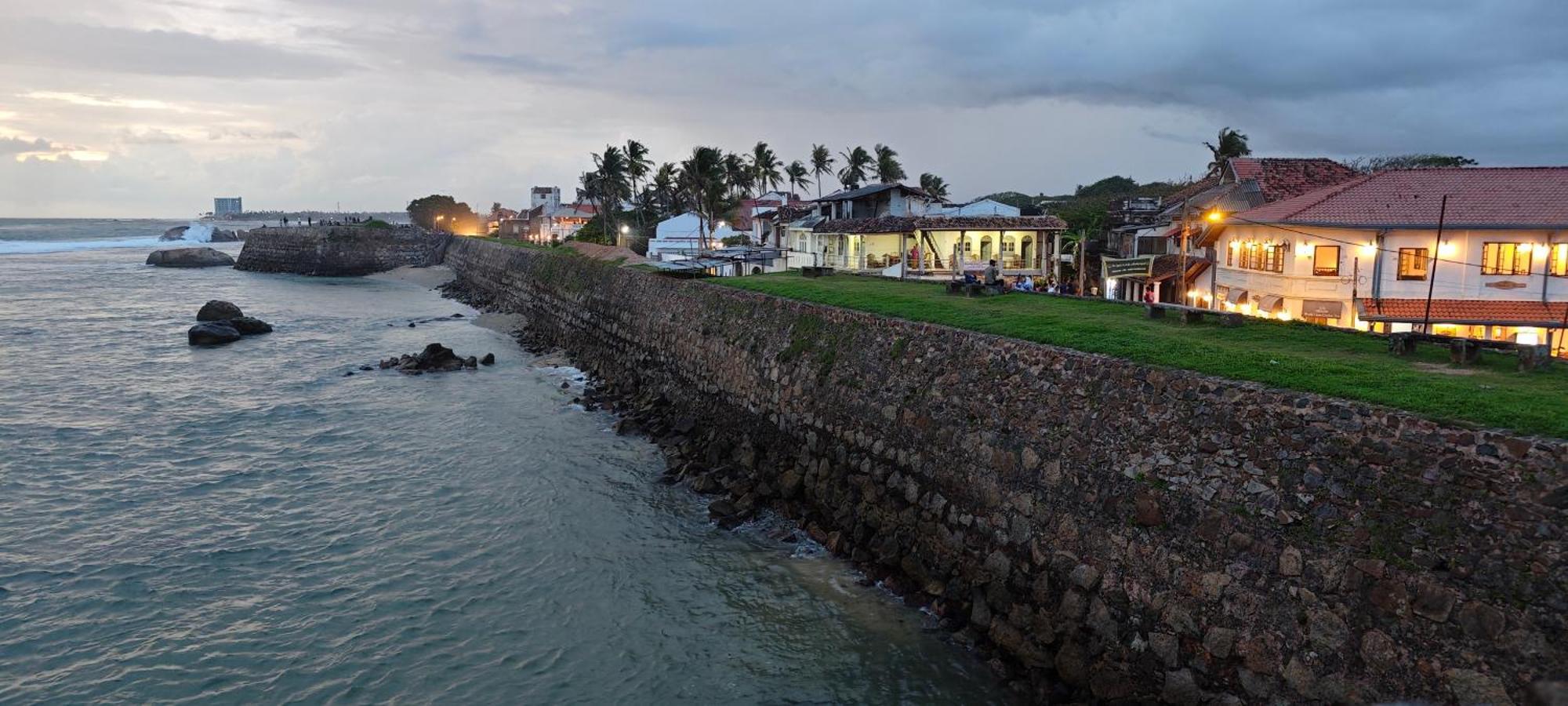 Urban Galle Villa Bagian luar foto